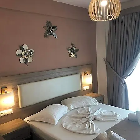 Mary 1 & Fresh! 3* لايميناس